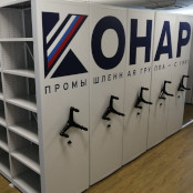 Дизайнерские металлические стеллажи - оформление пространств от офиса до современного производства