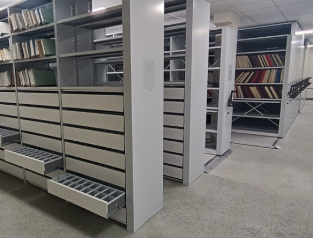 Стационарные стеллажи с ящиками